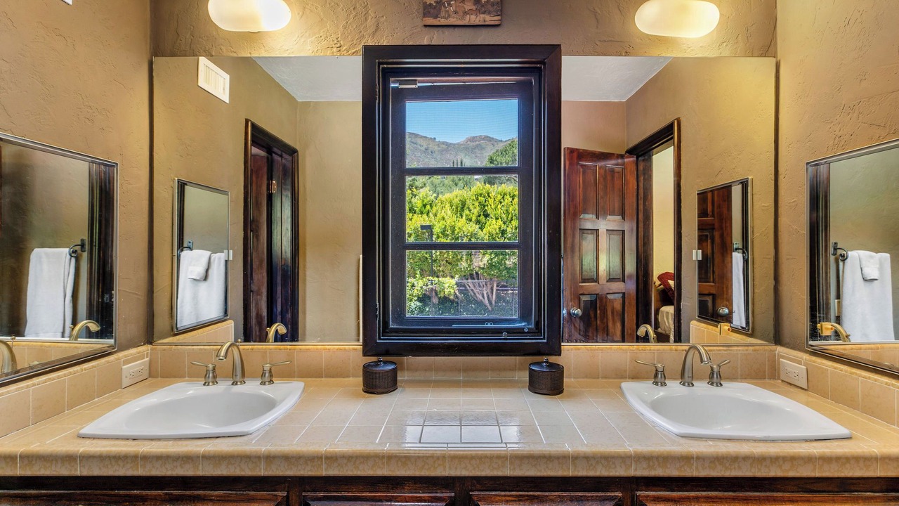 Photo of Bathroom in Palisades Highlands