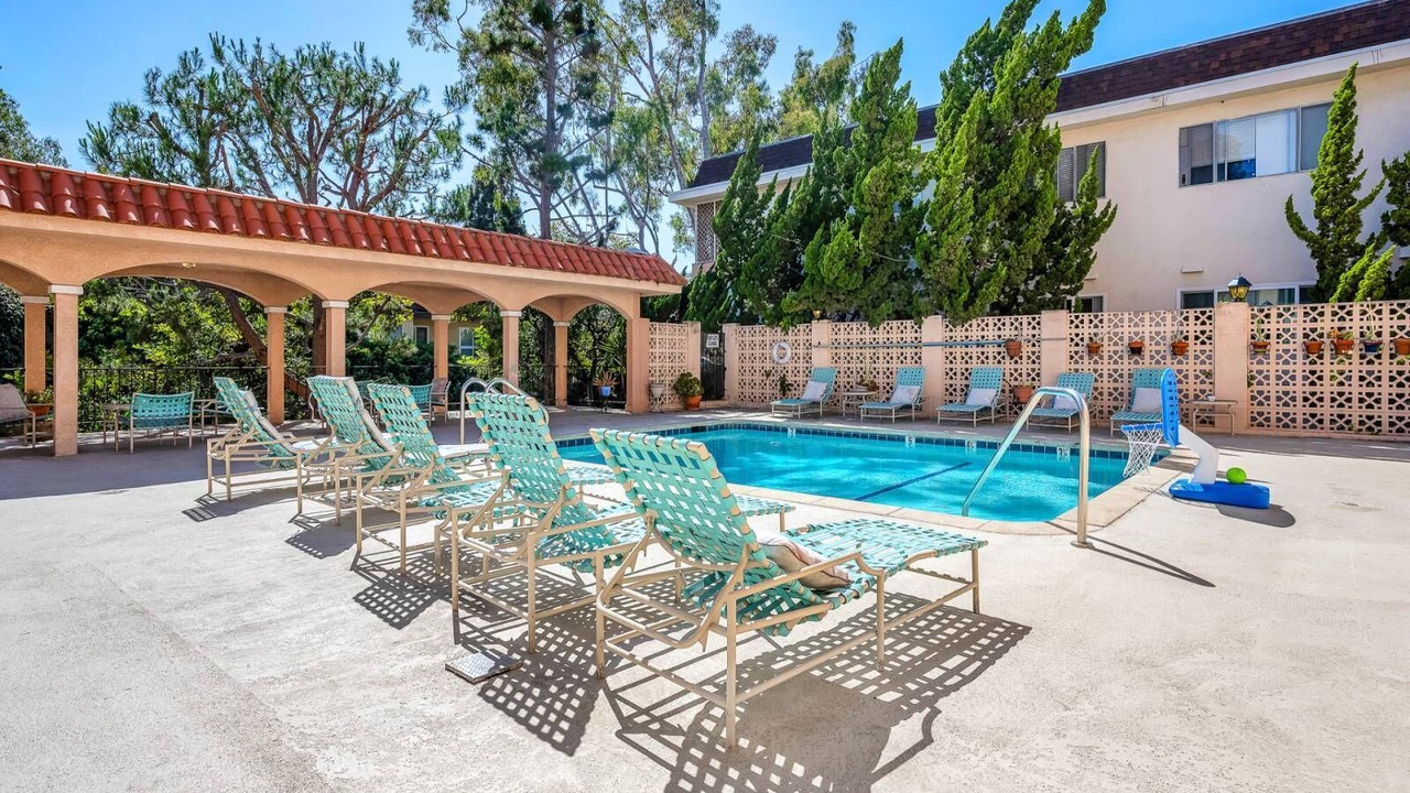 Photo of Outdoor in Fox Hills