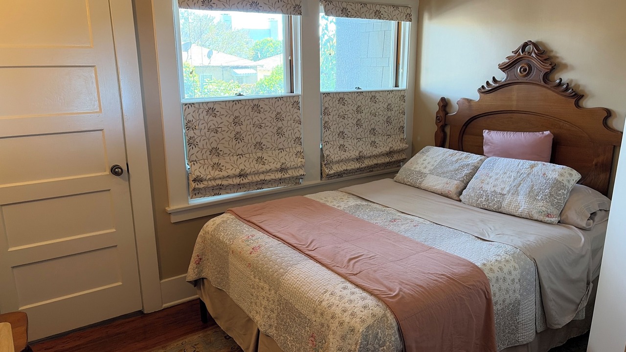 Photo of Bedroom in Pasadena