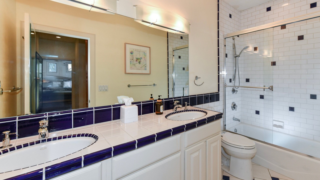 Photo of Bathroom in St. Helena