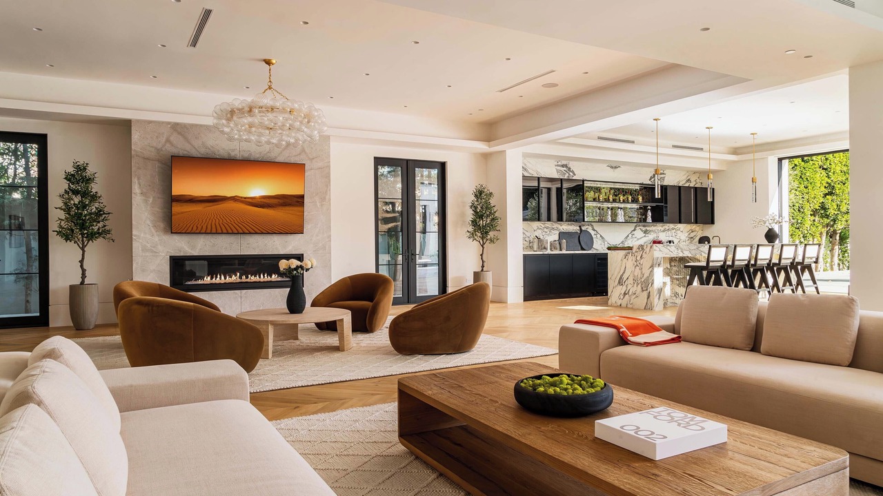 Photo of Others in Beverly Hills