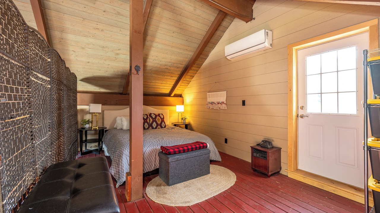 Photo of Bedroom in Santa Clarita