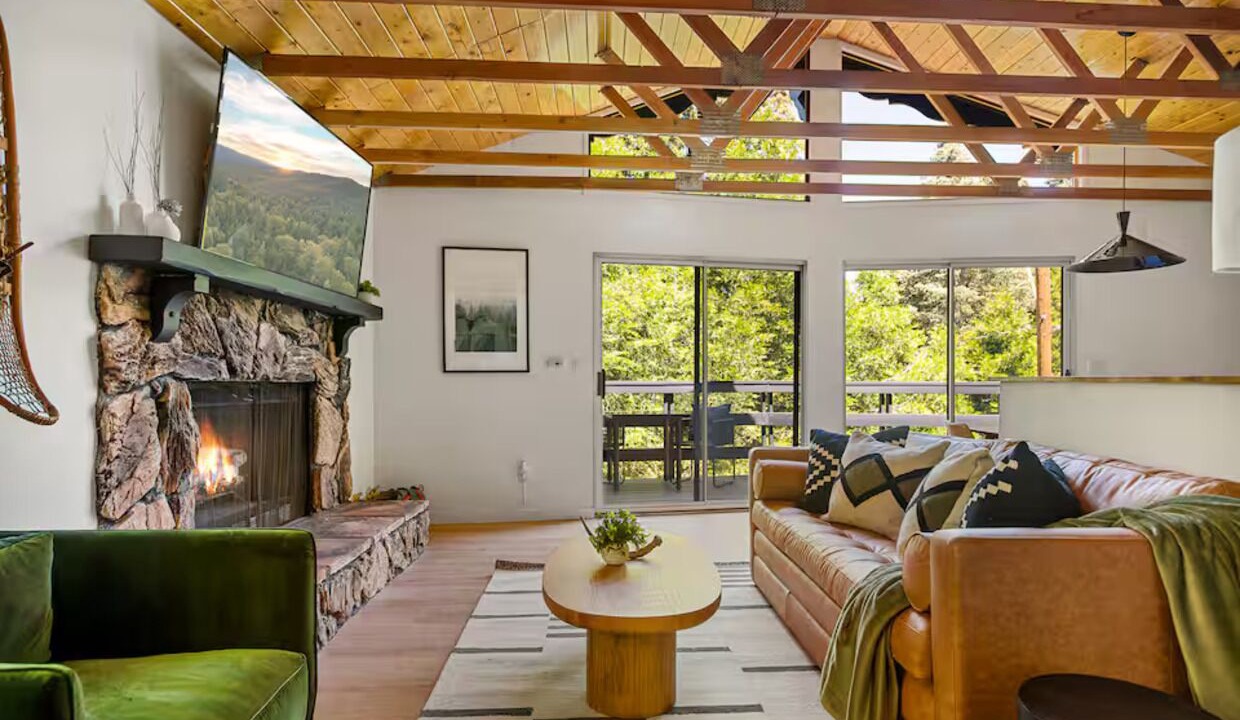 Photo of Livingroom in Arrowhead Villas