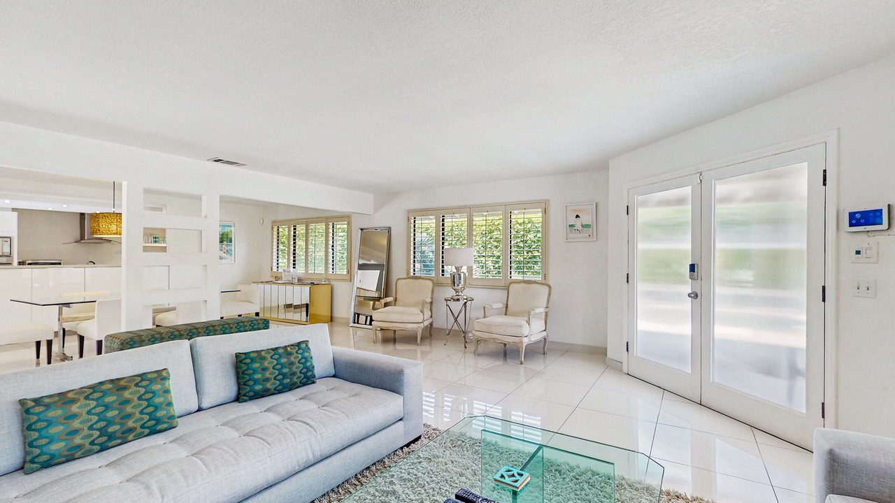 Photo of Livingroom in Deep Well Ranch