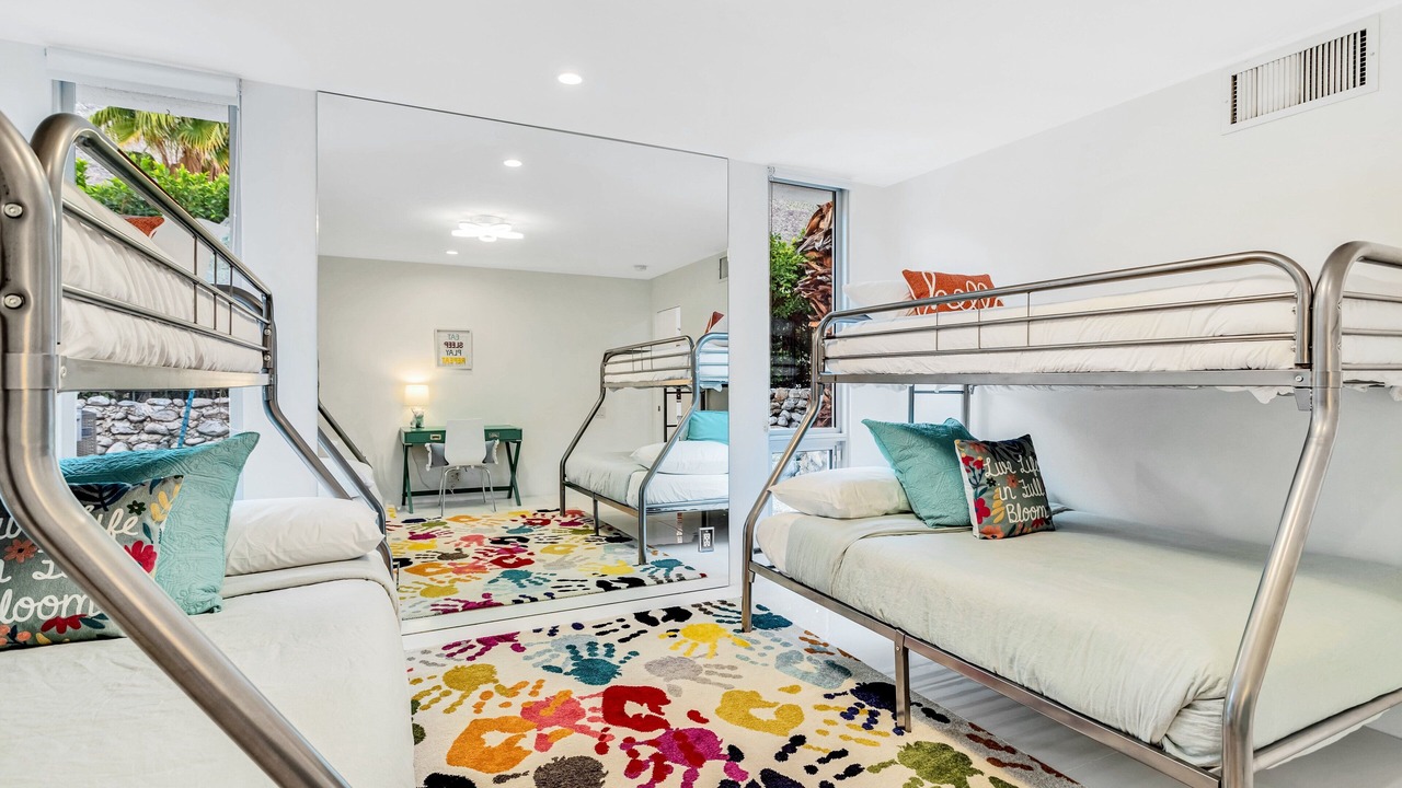 Photo of Bedroom in Historic Tennis Club