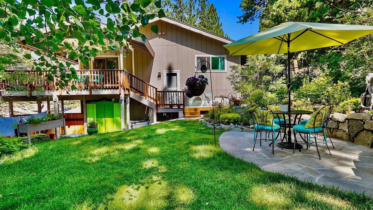 Photo of Outdoor in Round Hill Village