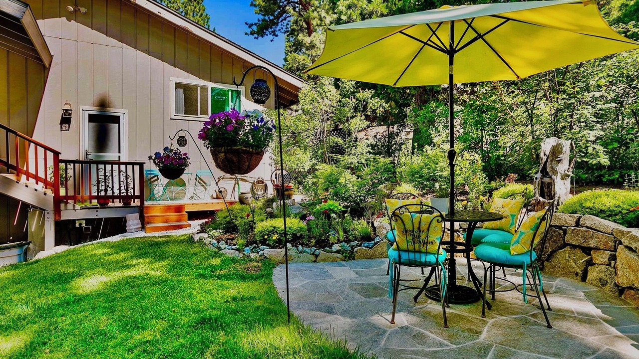 Photo of Outdoor in Round Hill Village