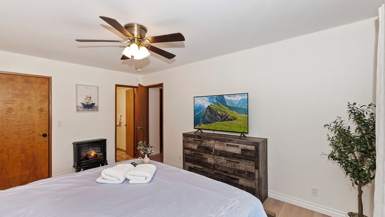 Photo of Bedroom in Crestline