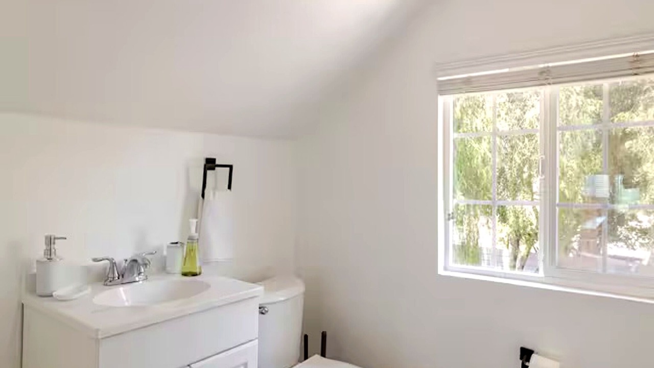 Photo of Bathroom in Rialto