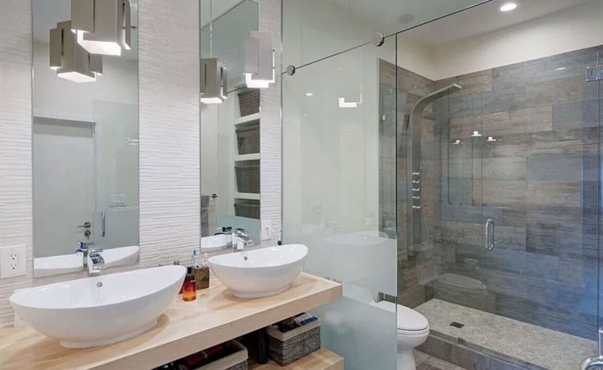 Photo of Bathroom in The Villas