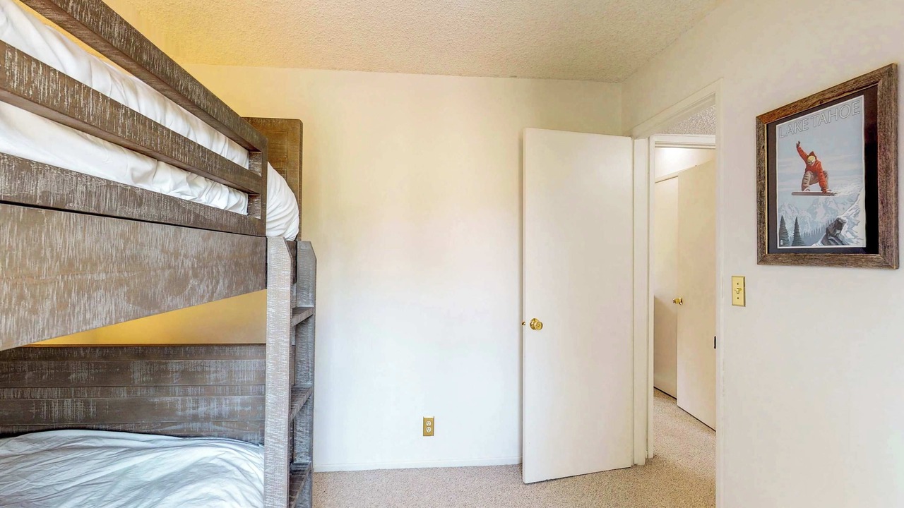 Photo of Bedroom in Lake Forest