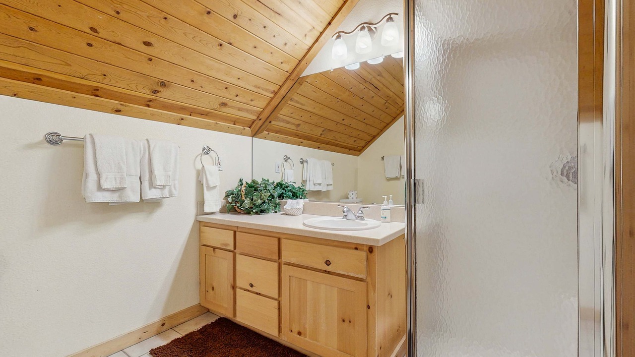 Photo of Bathroom in Serene Lakes