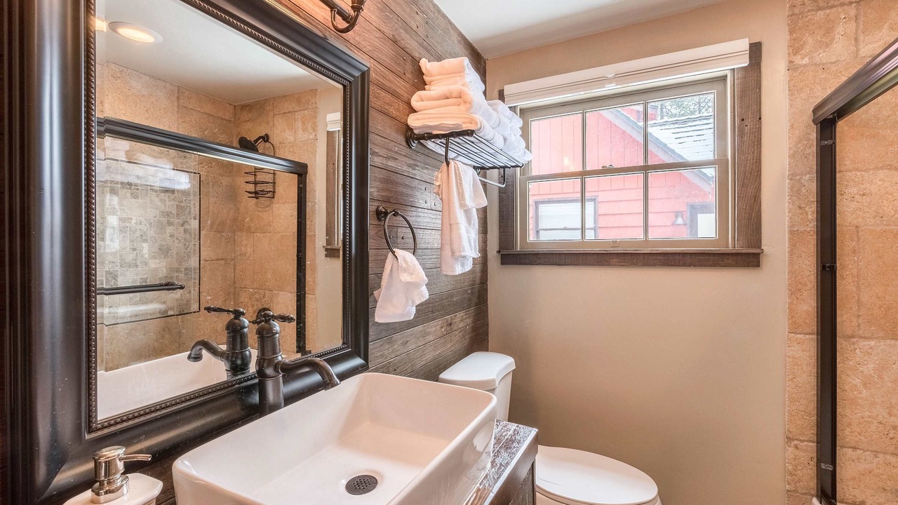 Photo of Bathroom in Al Tahoe