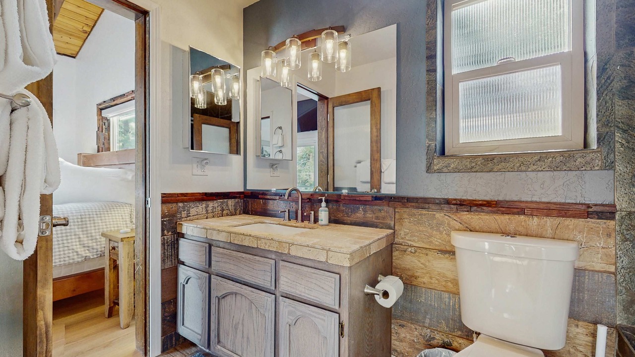Photo of Bathroom in Al Tahoe