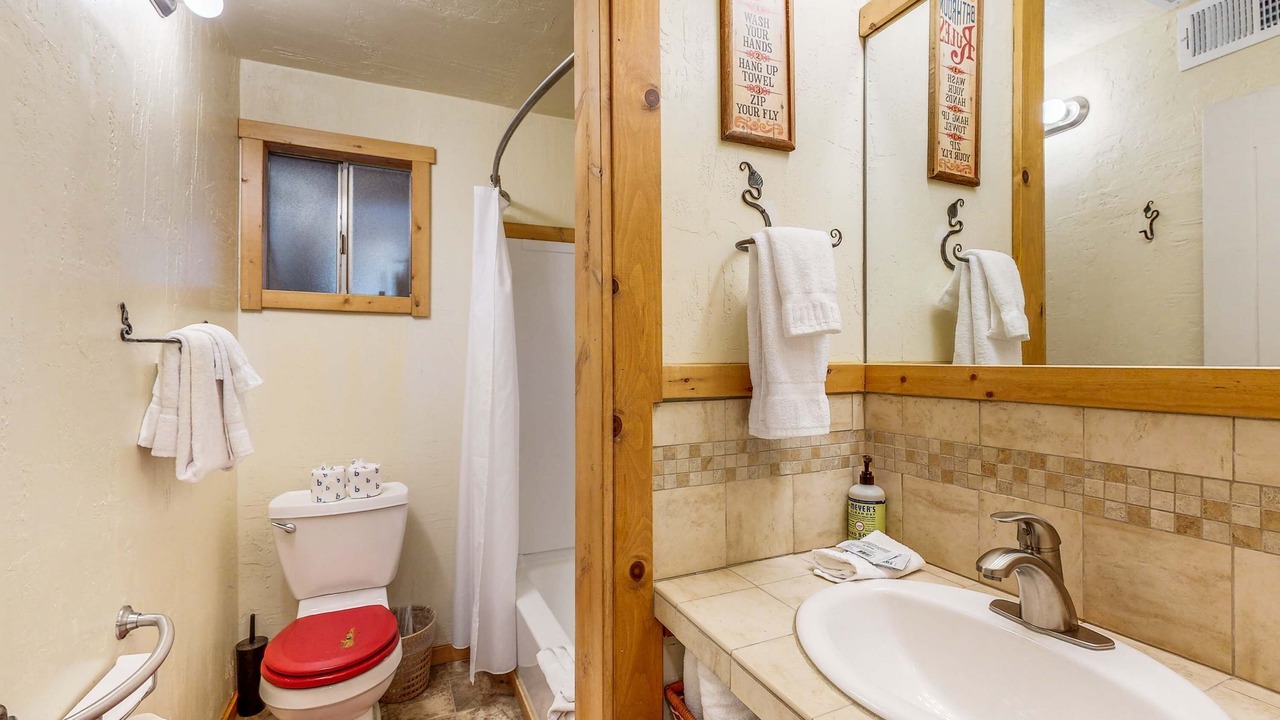 Photo of Bathroom in Serene Lakes