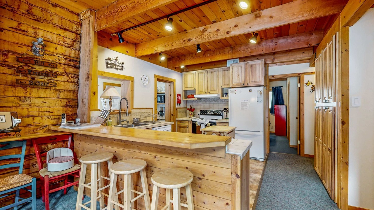 Photo of Kitchen in Serene Lakes