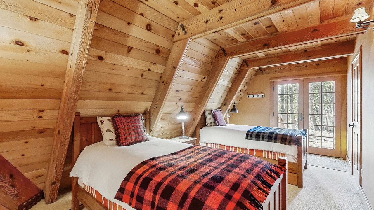 Photo of Bedroom in Serene Lakes