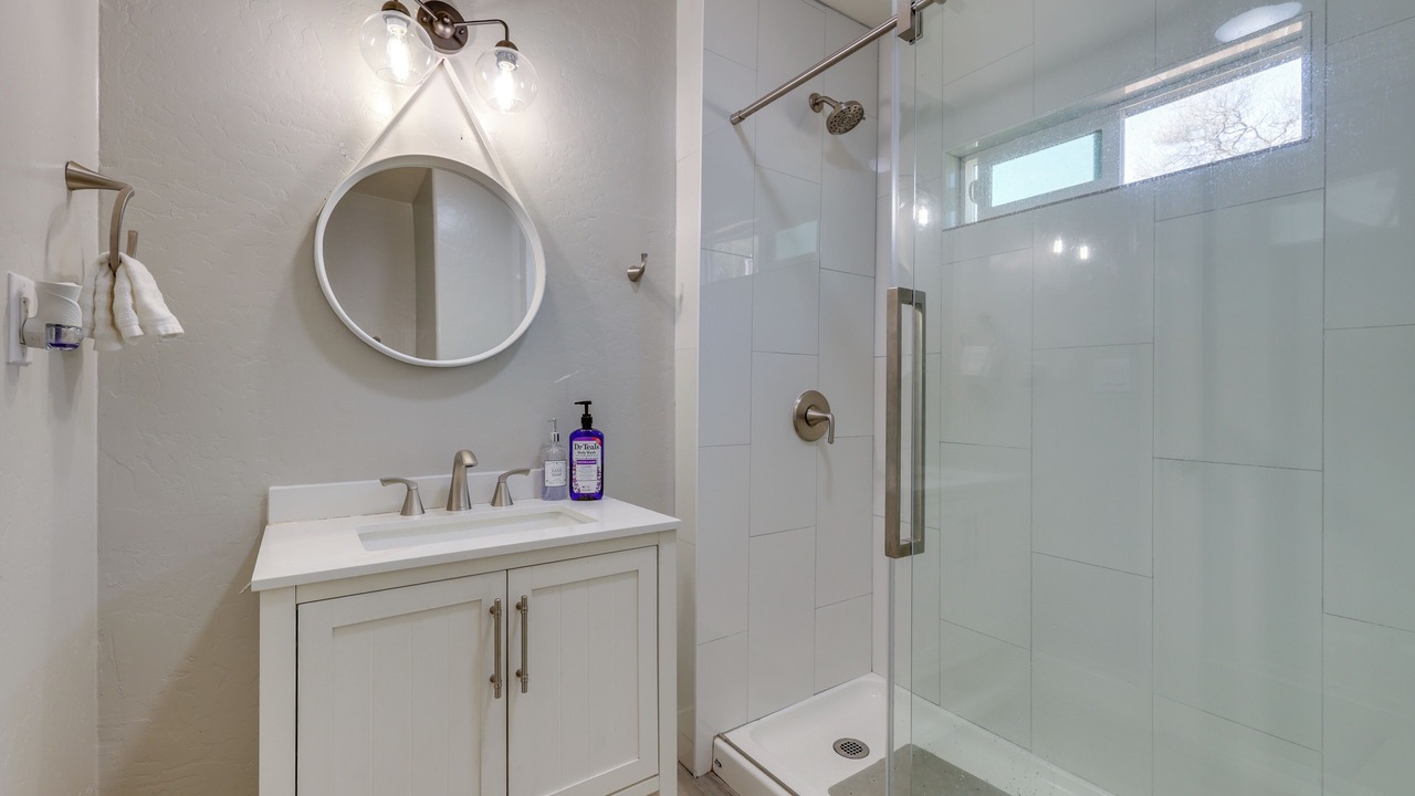 Photo of Bathroom in Hanford