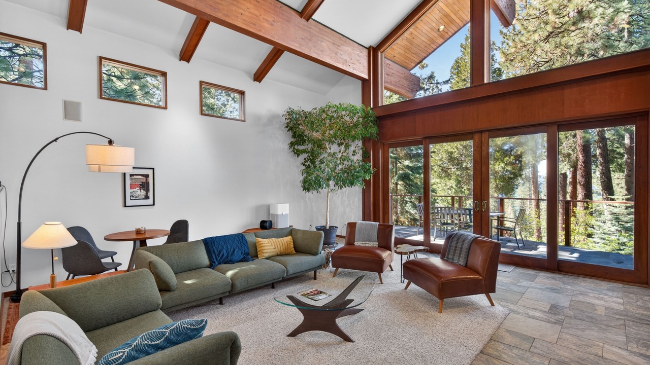 Photo of Livingroom in Brockway