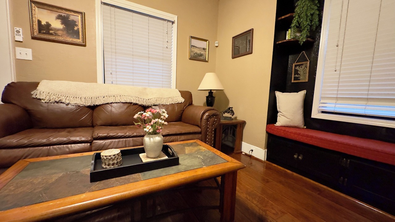 Photo of Livingroom in Victor