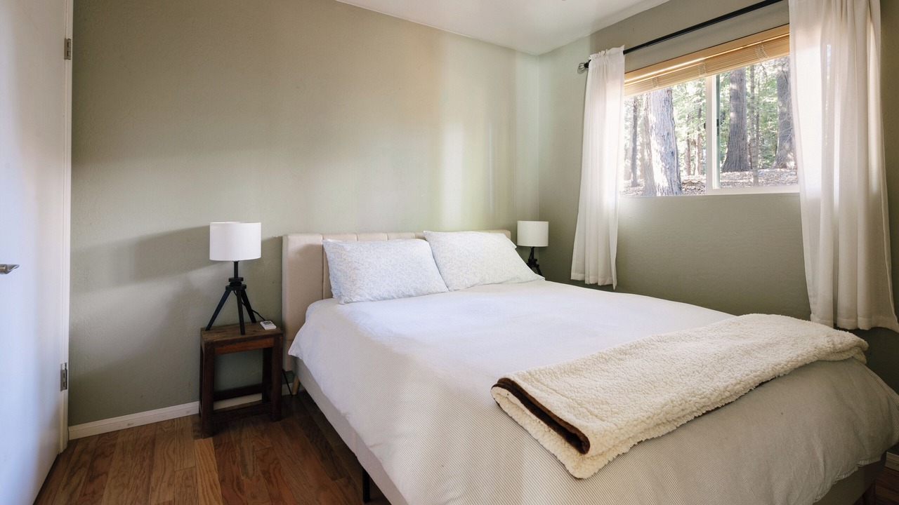 Photo of Bedroom in Arrowhead Villas