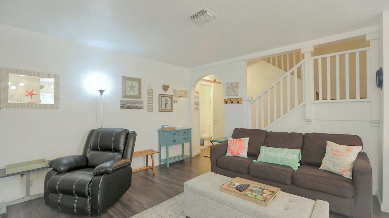 Photo of Livingroom in Downtown