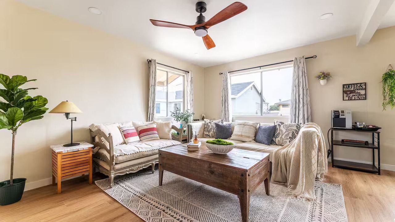 Photo of Livingroom in Hawthorne