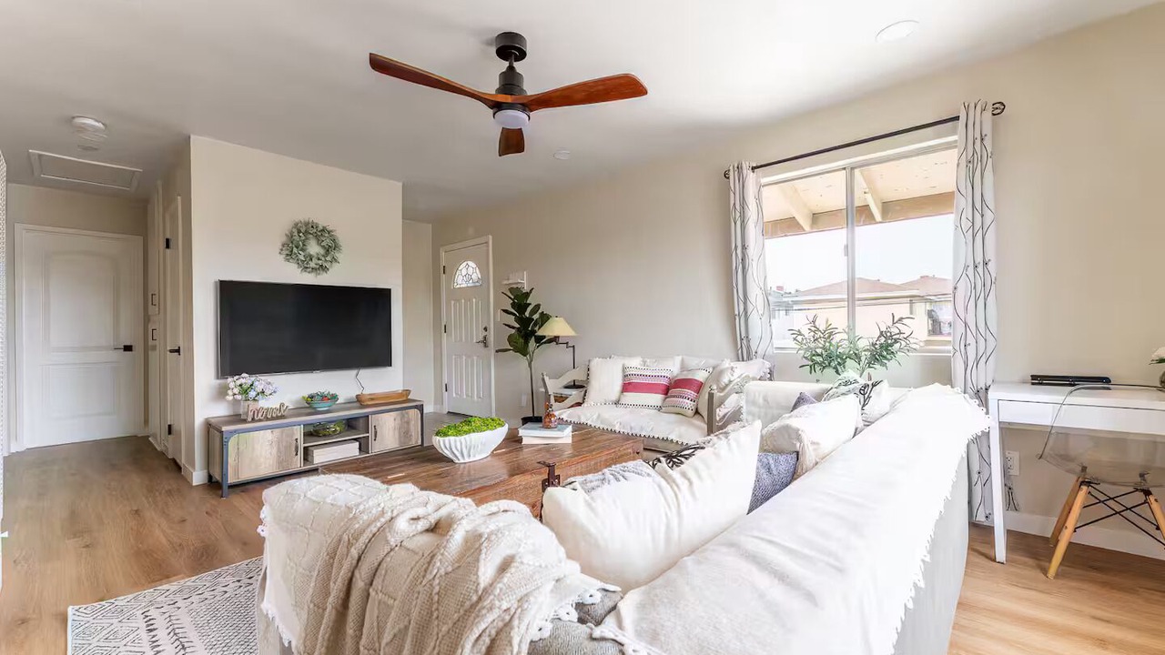 Photo of Livingroom in Hawthorne