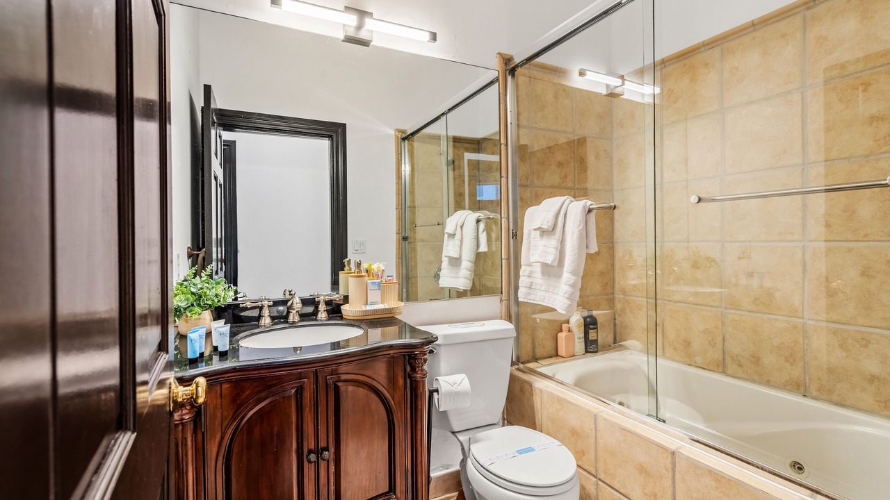 Photo of Bathroom in Los Angeles
