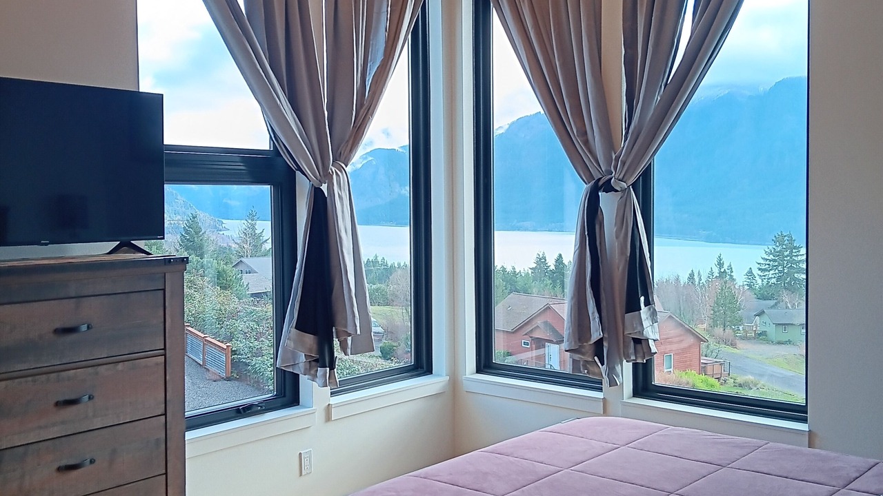 Photo of Bedroom in Carson