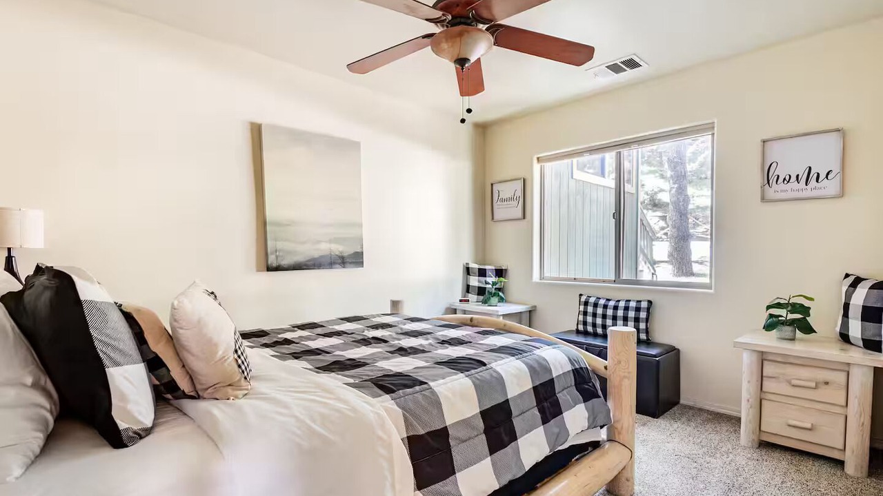 Photo of Bedroom in Pine Mountain Club