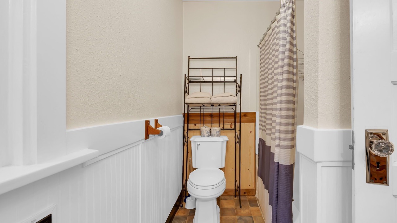 Photo of Bathroom in Rhododendron