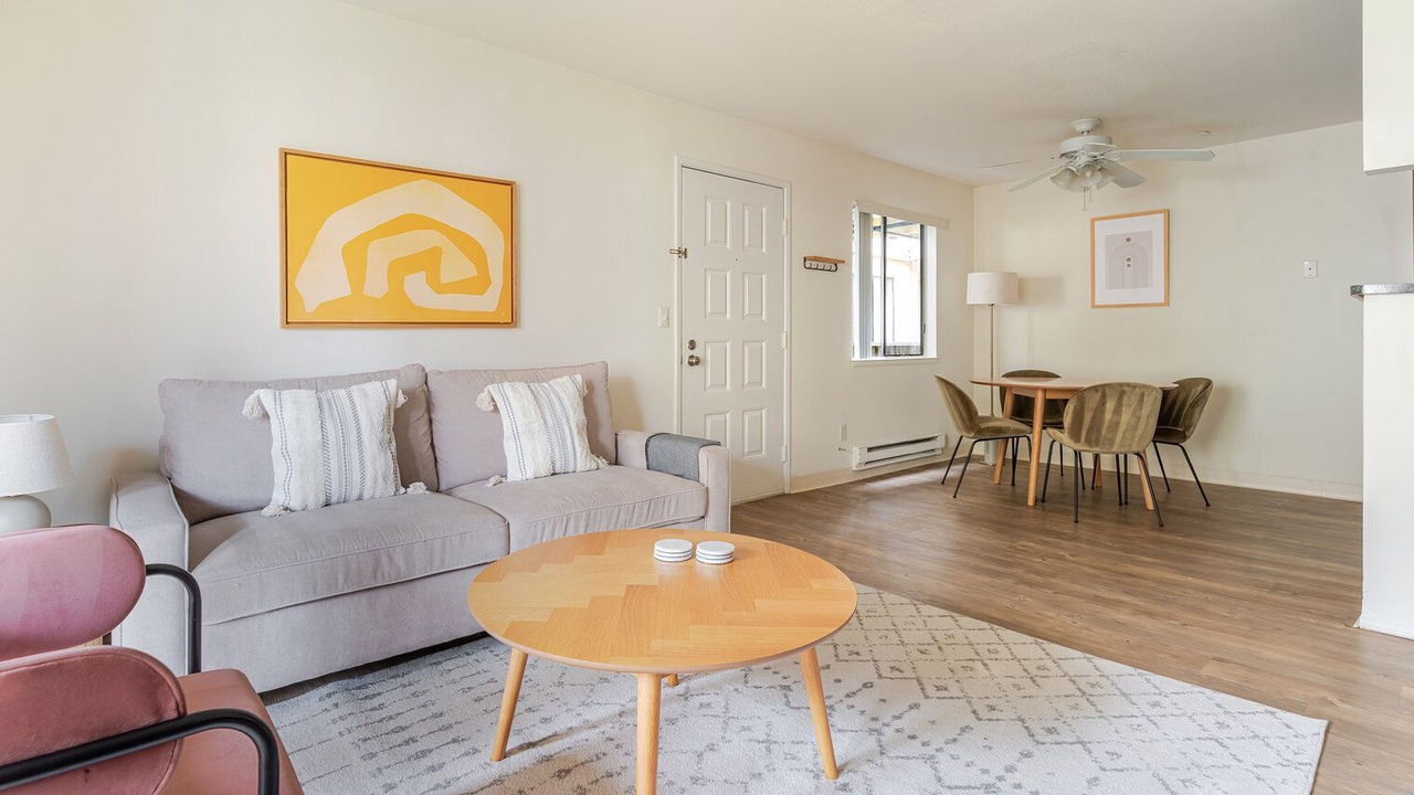Photo of Livingroom in Shoreline West