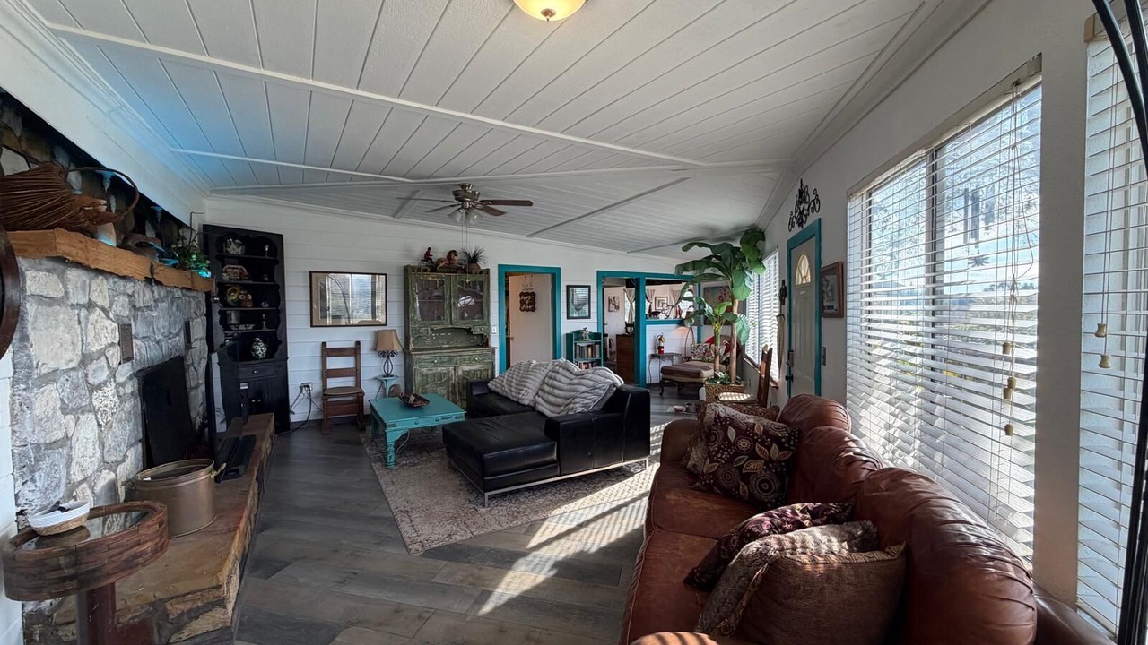 Photo of Livingroom in Shingle Springs