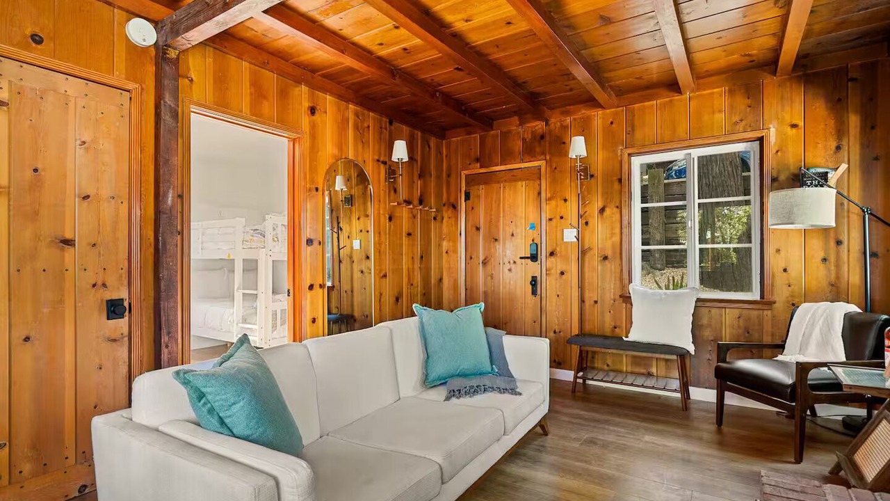 Photo of Livingroom in Crestline
