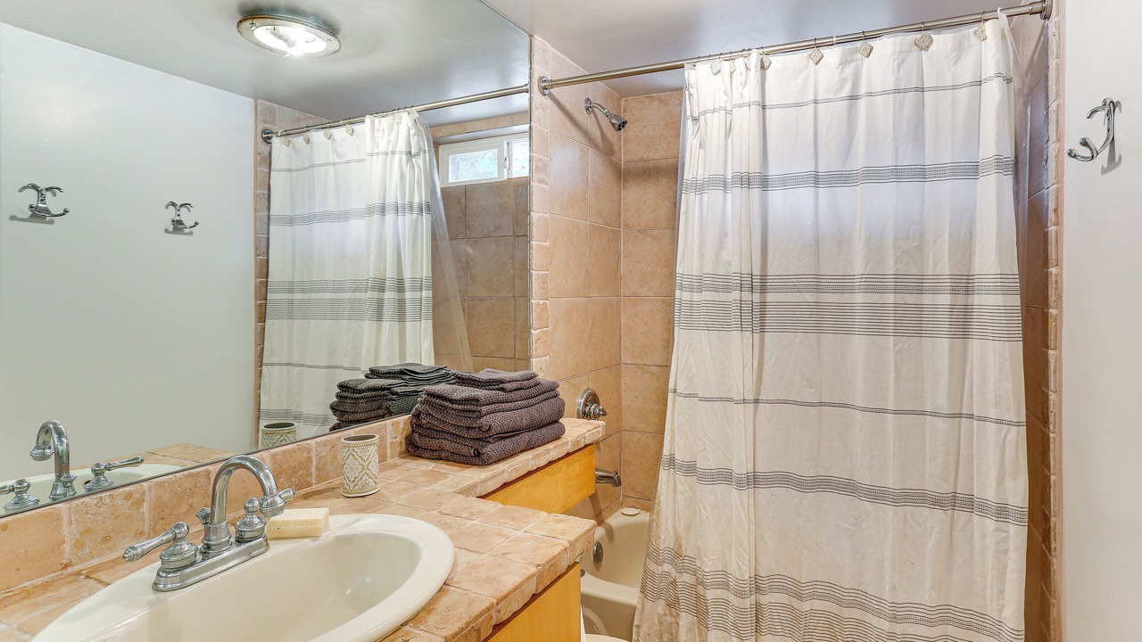 Photo of Bathroom in Weed