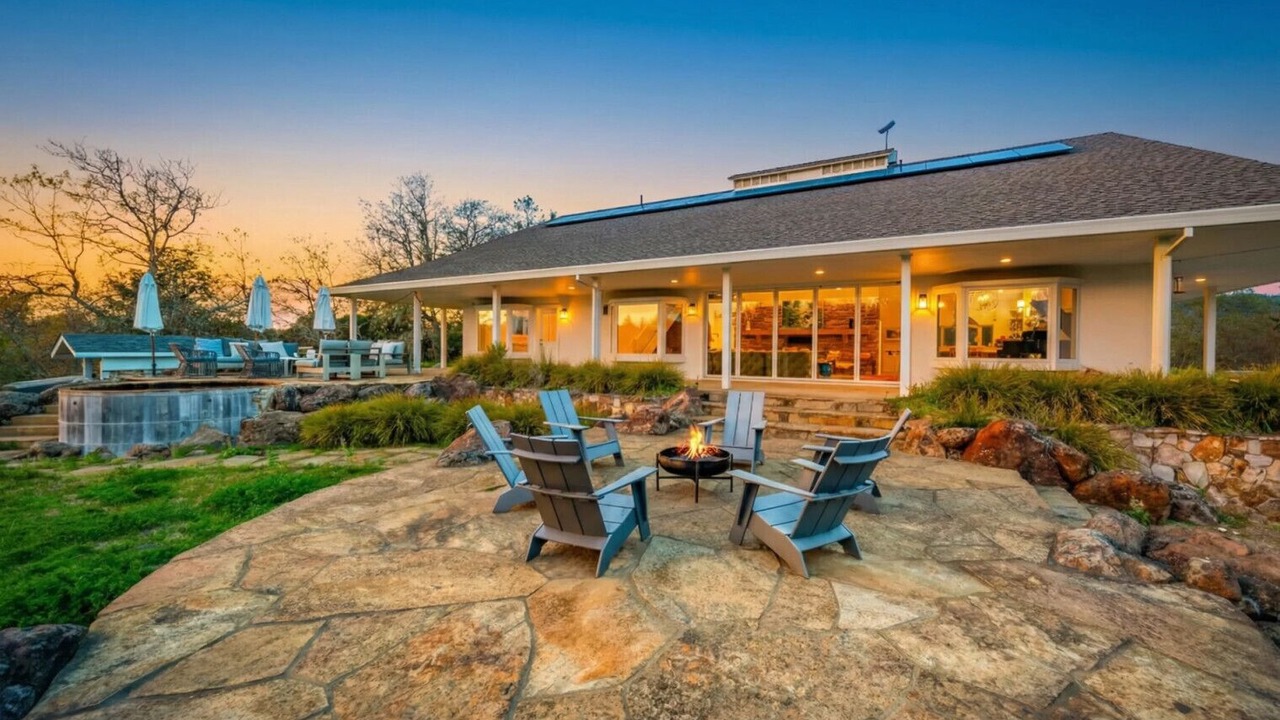 Photo of Patio Balcony in Healdsburg