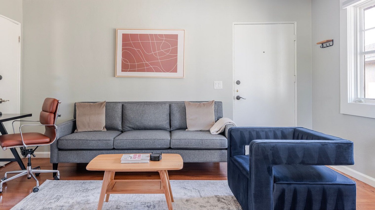 Photo of Livingroom in Downtown North