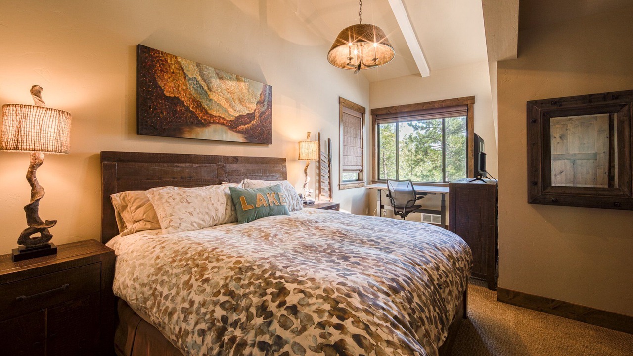 Photo of Bedroom in Lake Forest