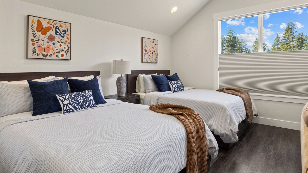 Photo of Bedroom in Roslyn
