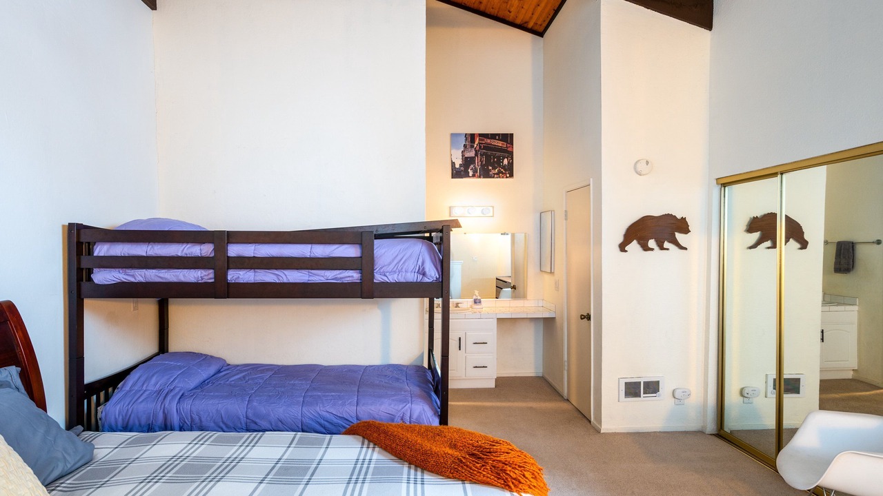 Photo of Bedroom in Alpine Meadows