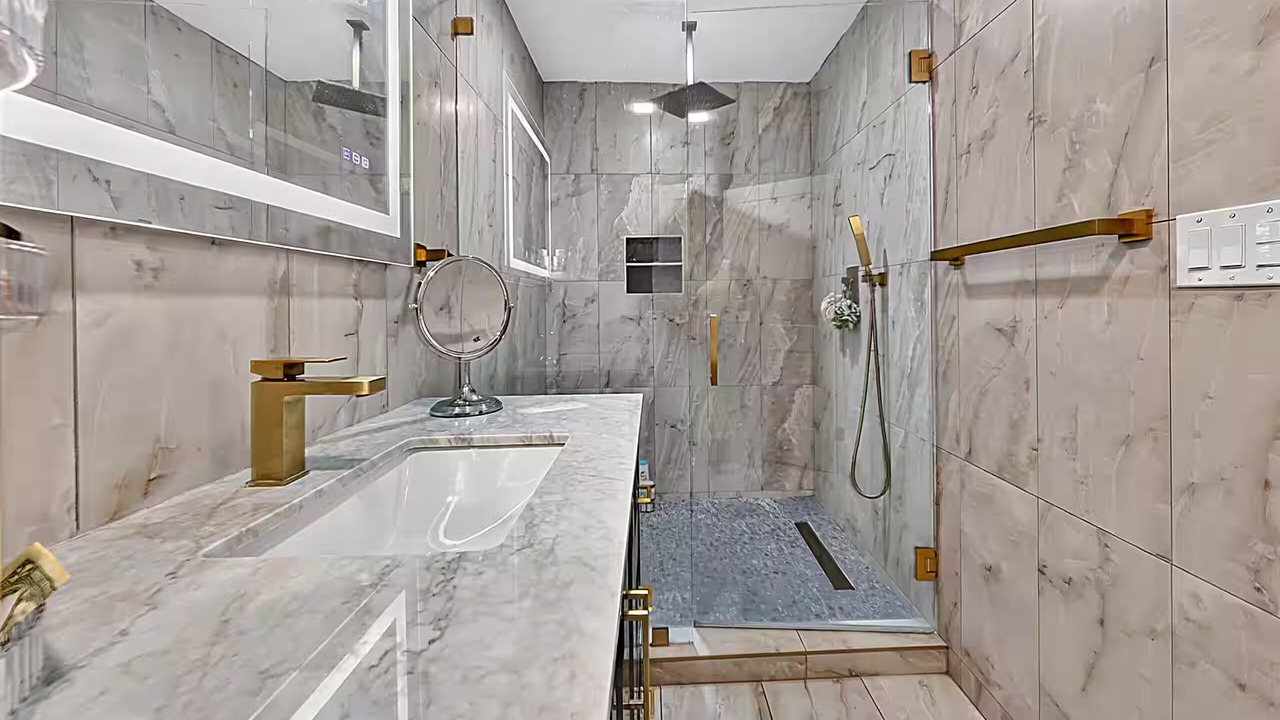 Photo of Bathroom in Sunland-Tujunga