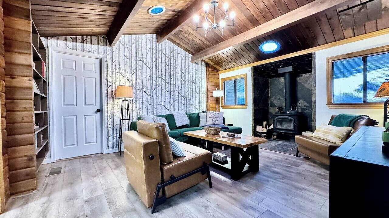 Photo of Livingroom in Pollock Pines
