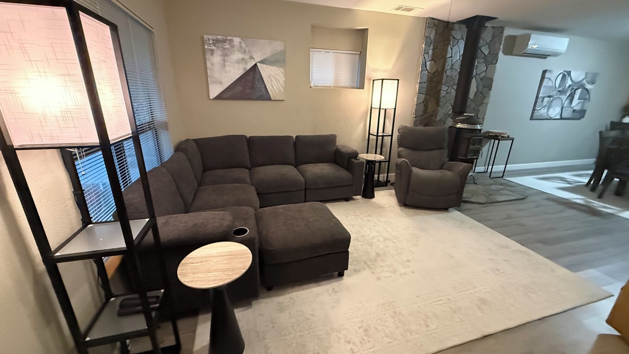 Photo of Livingroom in Oroville East