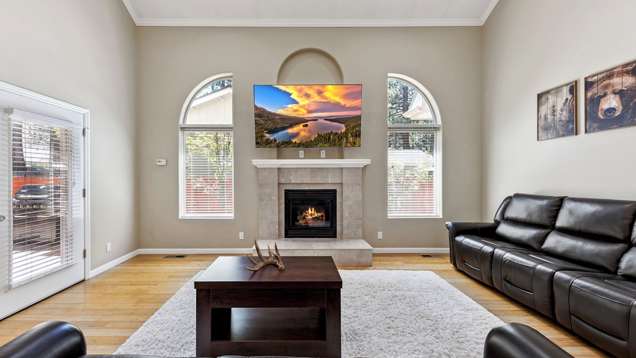 Photo of Livingroom in Sierra Tract