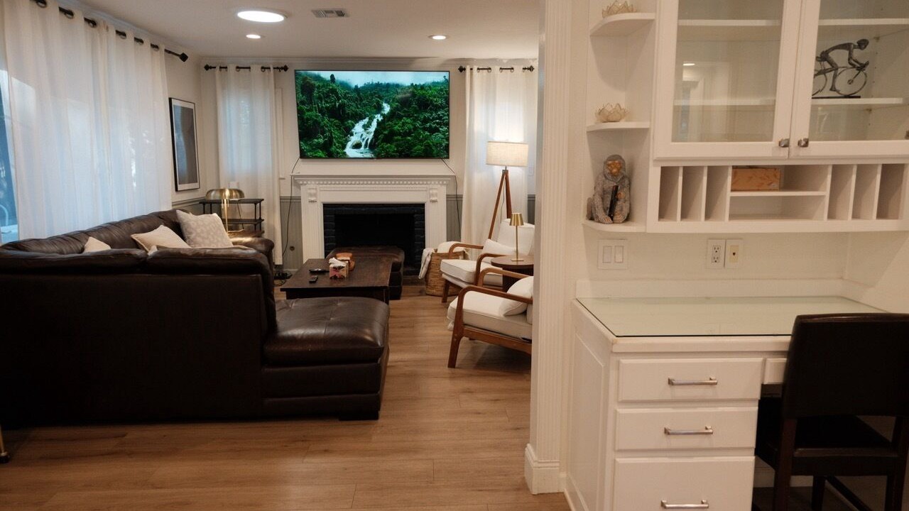 Photo of Livingroom in Woodland Hills