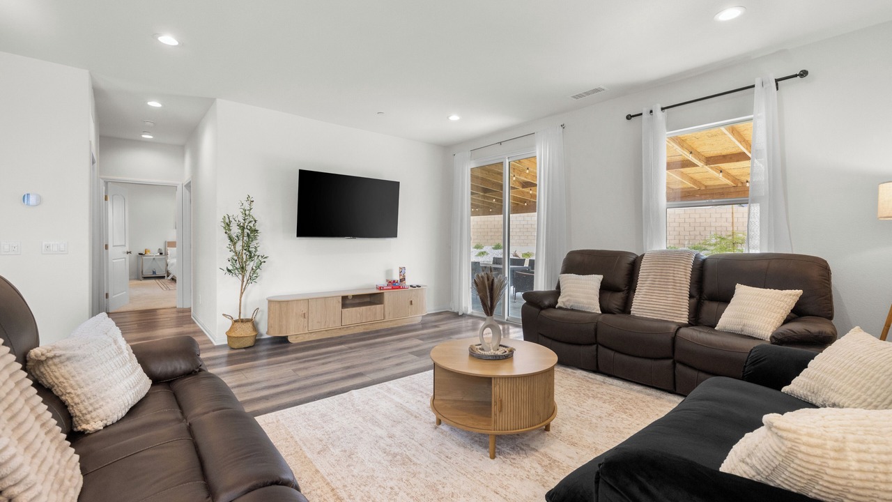 Photo of Livingroom in Victorville