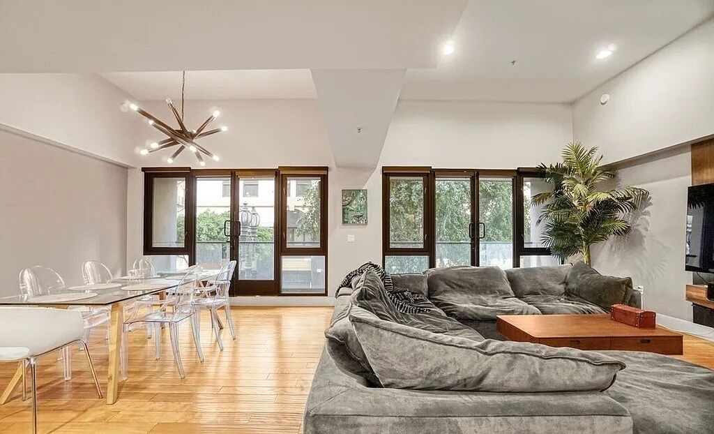 Photo of Livingroom in Historic Core
