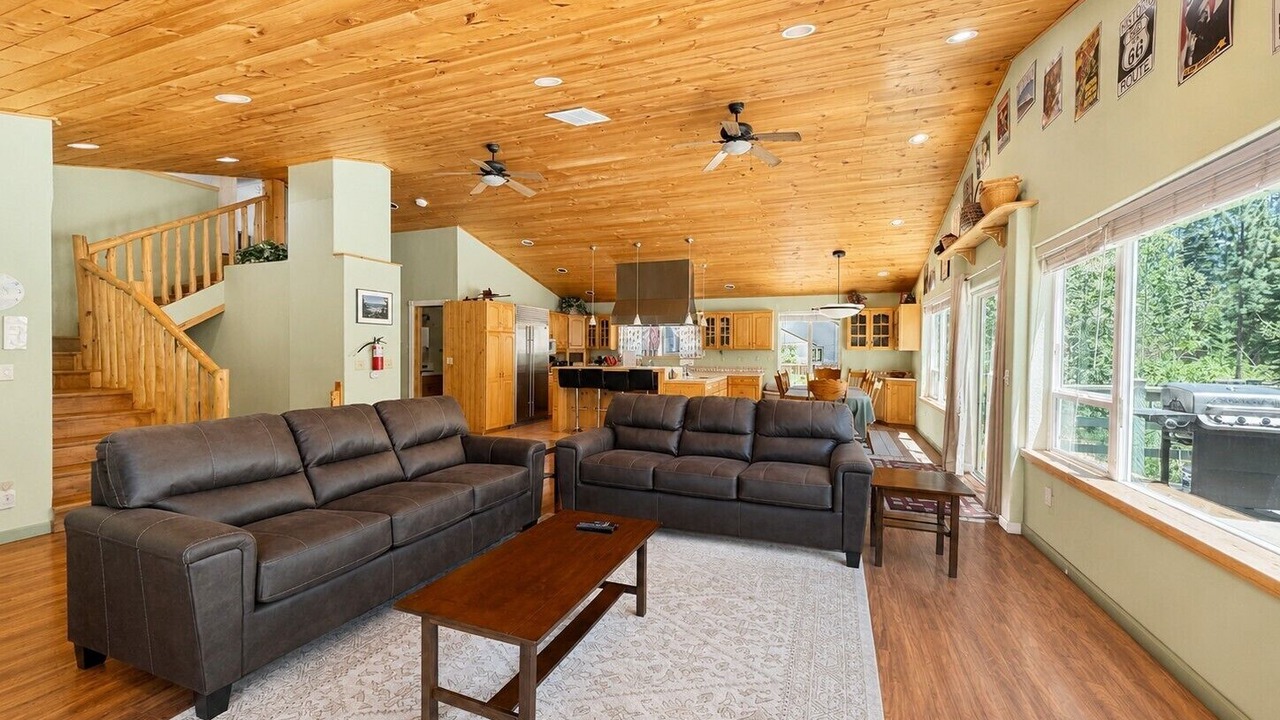 Photo of Livingroom in Lower Kingsbury