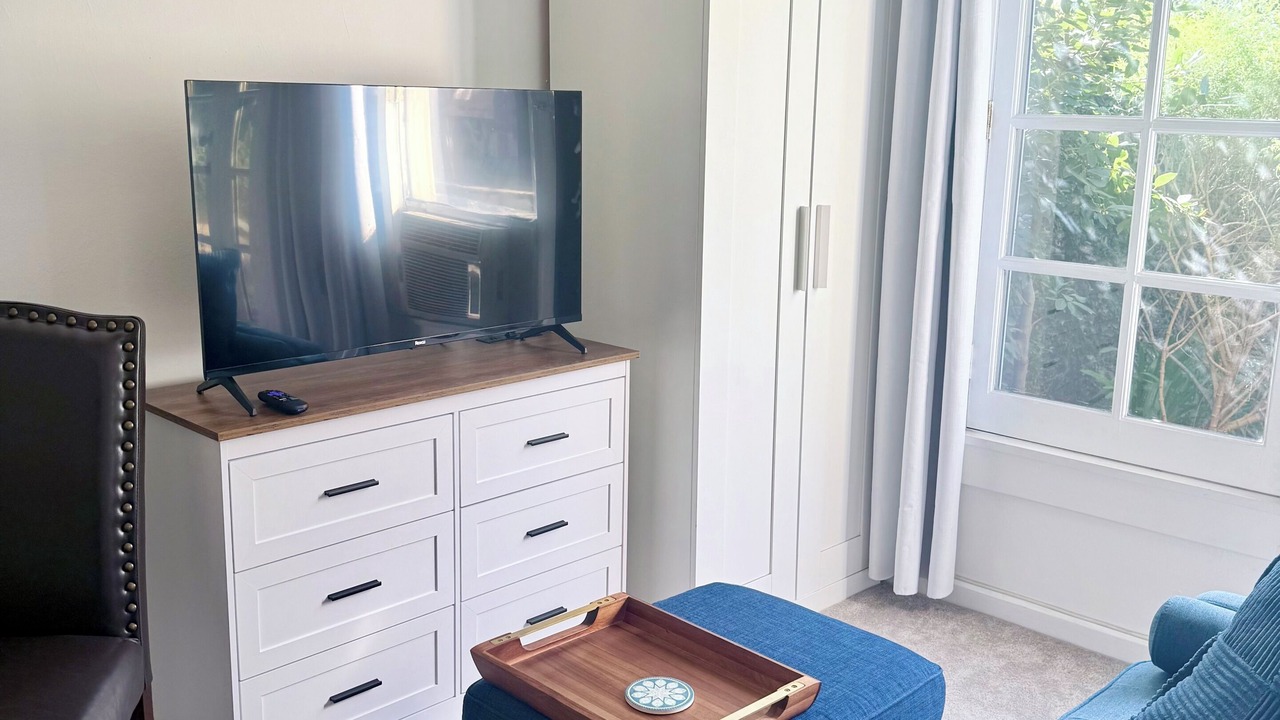 Photo of Livingroom in Mid-Wilshire